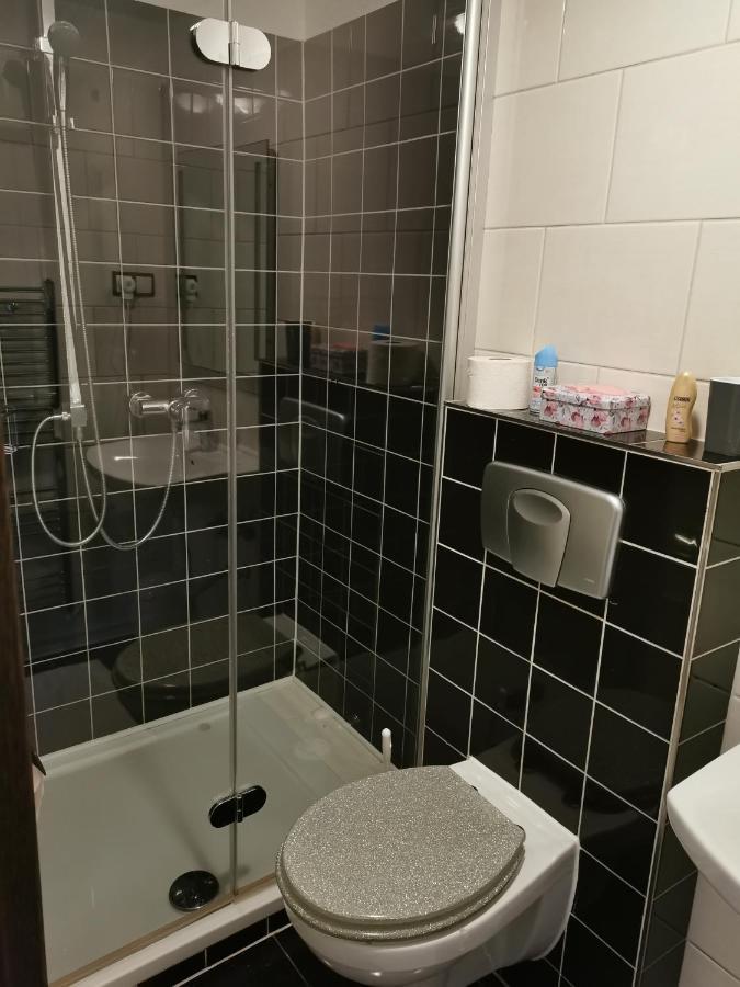 שונדורף Gastehaus In Der Daimlerstadt מראה חיצוני תמונה